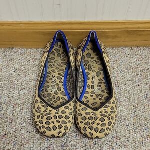 Rothy's, women's Tan and Black Leopard Flats, Sz 7